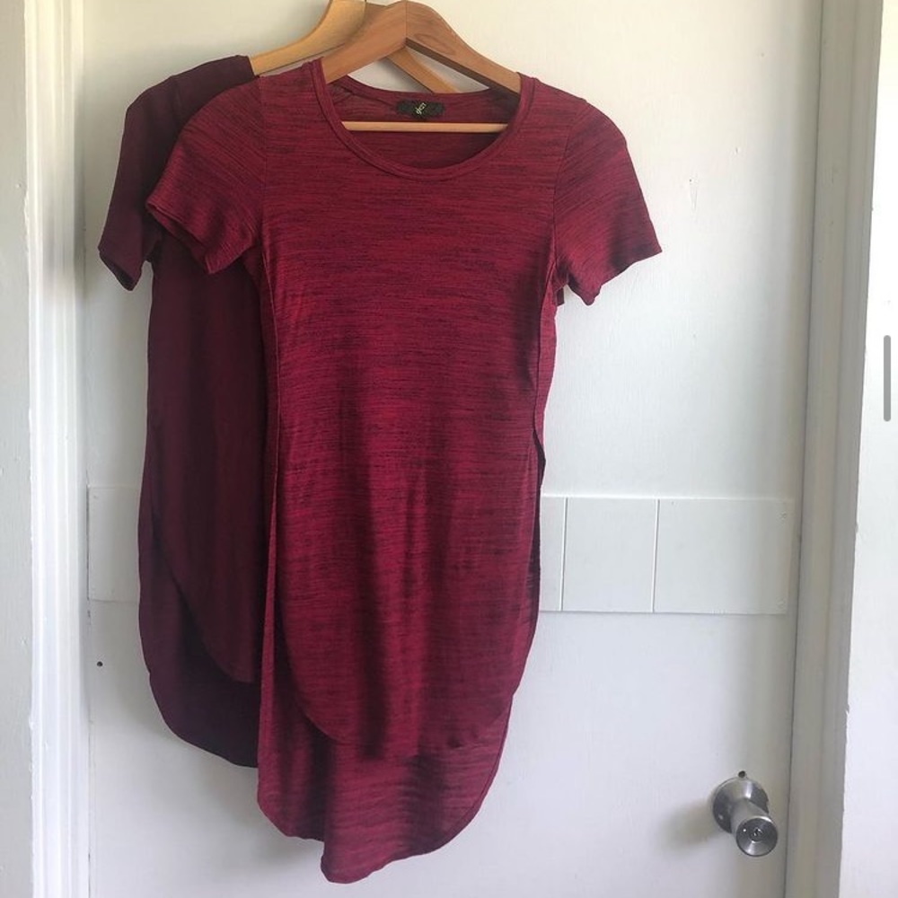 g21 | size xsmall | red tshirt with open side hem shorter in the front